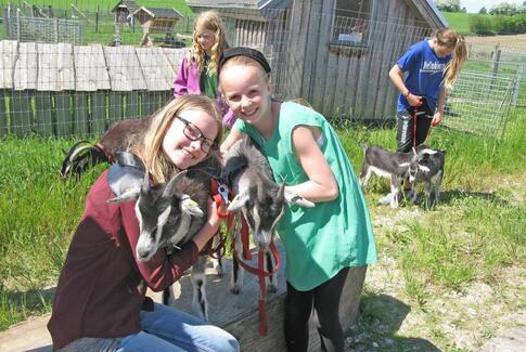 Børn varmer op til dyrskue