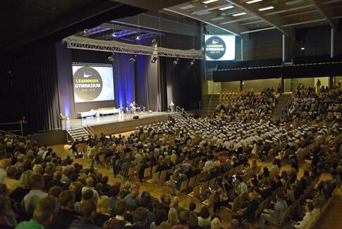 Studenter fra Learnmark Gymnasium HHX og HTX får højere karakterer end forventet