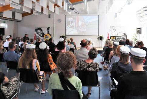 Tale til dimittender: Vær modige, nysgerrige og eventyrlystne