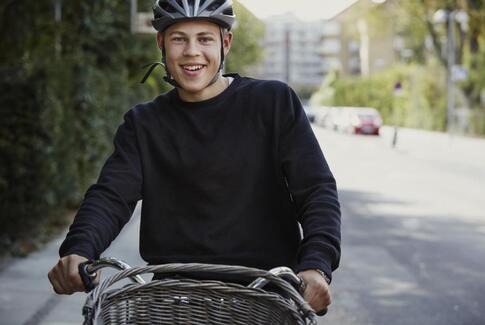 Pas på Mathias i trafikken – nu begynder han i 8. klasse!