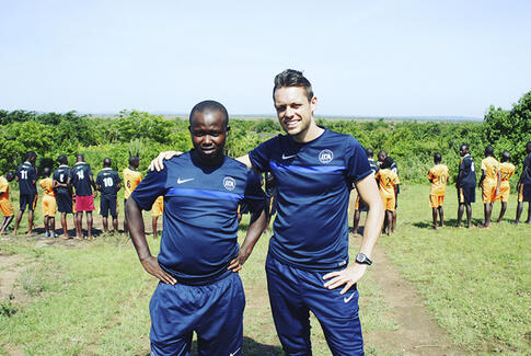 Når fodbold skal forandre et land