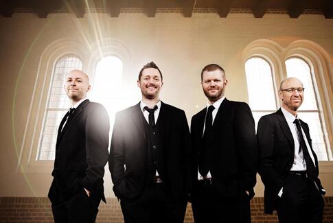 Rune Herholdt og The Gospel Brothers gospelfixer i Yding Kirke