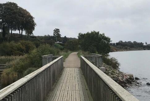 Den gamle jernbanebro på Husoddestien bliver renoveret