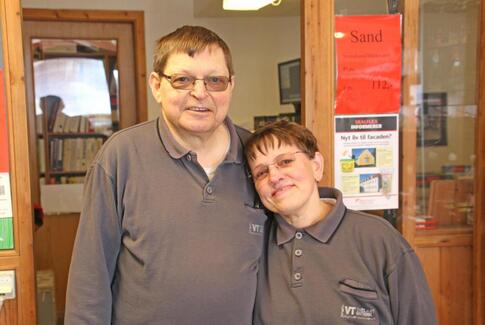 Lukker forretningen og tager på påskeferie