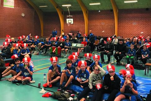 Højt humør og højt hår i Egebjerg IF til Håndboldens Dag