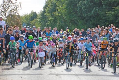 Tour de Gedved midt i Gedved Byfest