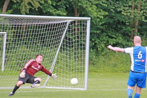 Østbirk rykker i serie 4