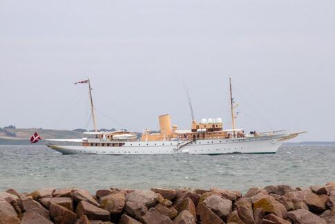 Kongeskibet i Horsens Havn mandag og tirsdag