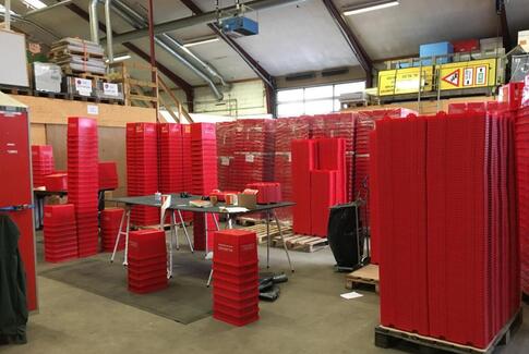 24.000 husstande får nu en kasse til miljøfarligt affald og småt elektronik