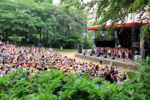 Musik Til Alle rykker ind på friluftsscenen i Lunden