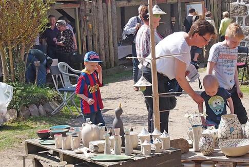 Forårsmarked på Råhaugegård Pil