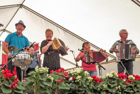 12 timer med glade toner og dans i Forum Horsens