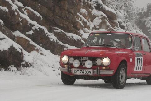 Første etape af Rally Monte Carlo udfordret af kraftig sne