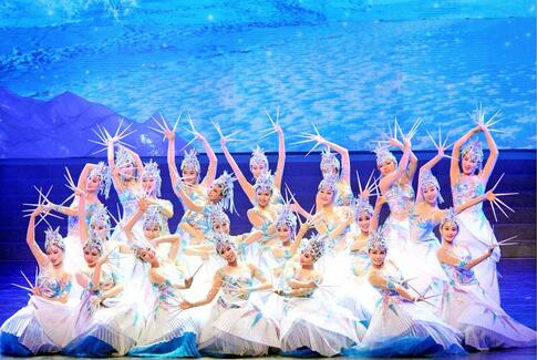 Hunden gør det kinesiske nytår velkommen