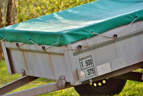 Trailere og campingvogne må ikke længere parkeres på veje i mere end 18 timer