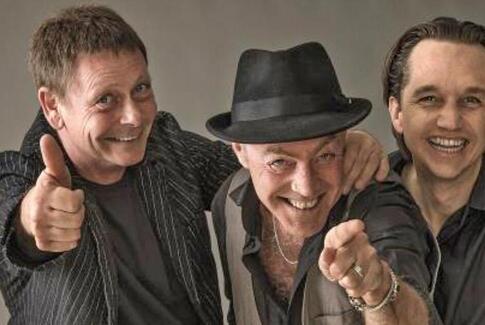 Viggo Sommer and his Backhowlers på fødselsdawsturné