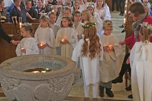 Luciaoptog i Yding kirke